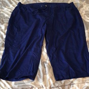 Navy blue capri pants